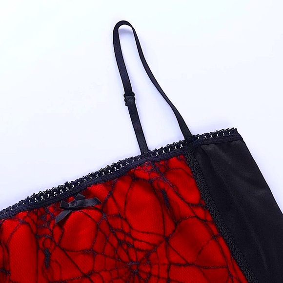 Red spider web🕸🕷 tank top - Picture 13 of 16